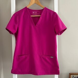 FIGS Women’s Casma Scrub Top / Shirt